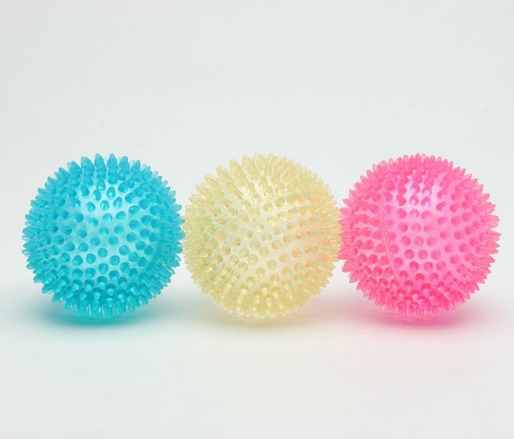 Safety Unbreakable Squeaky Spike Ball Toys / High Strength TPR Jumping Ball