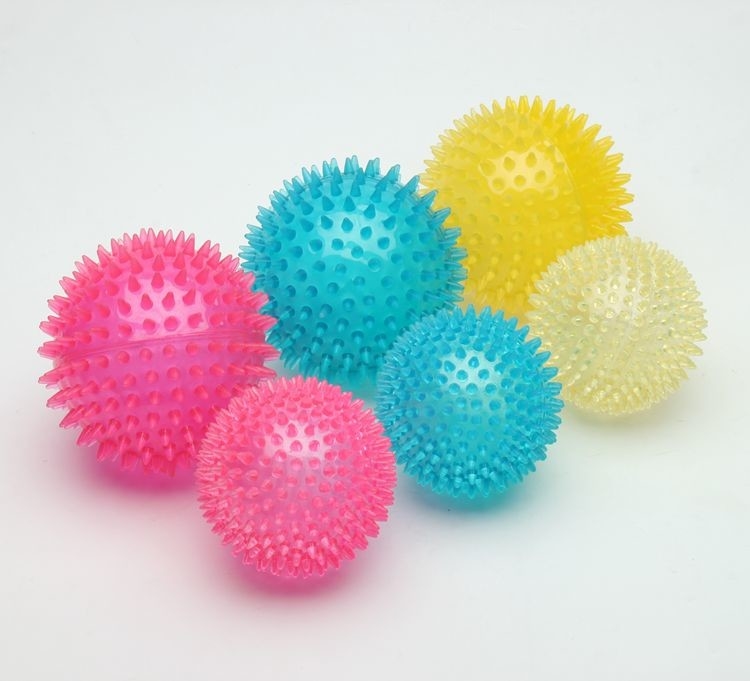 Safety Unbreakable Squeaky Spike Ball Toys / High Strength TPR Jumping Ball