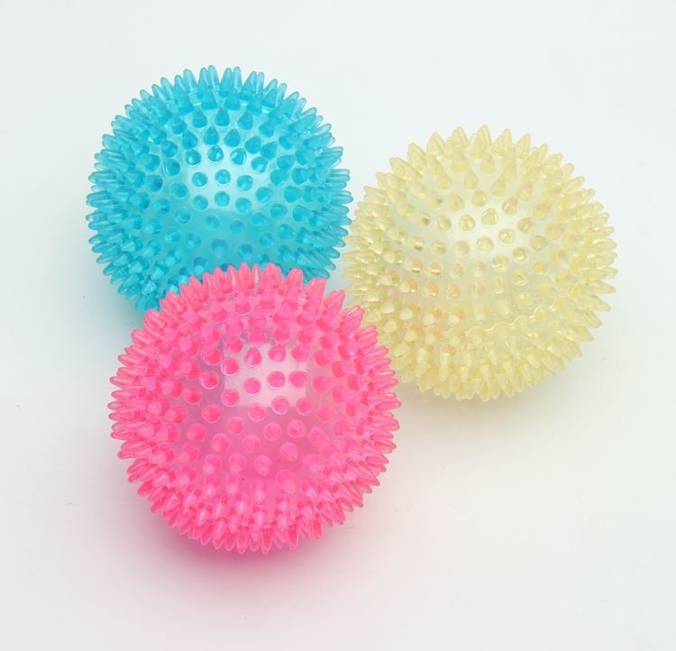 Safety Unbreakable Squeaky Spike Ball Toys / High Strength TPR Jumping Ball